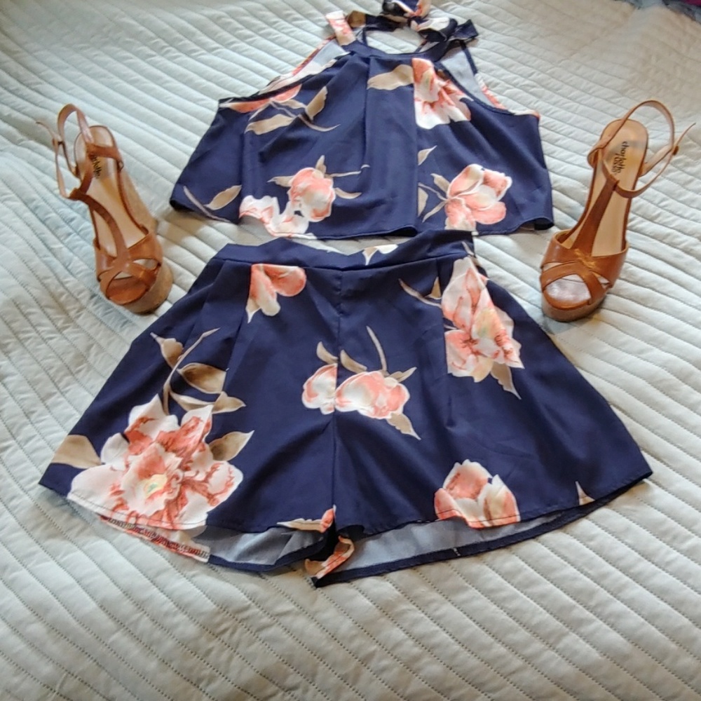 2 piece floral romper NWOT and size 8 Tan wedges